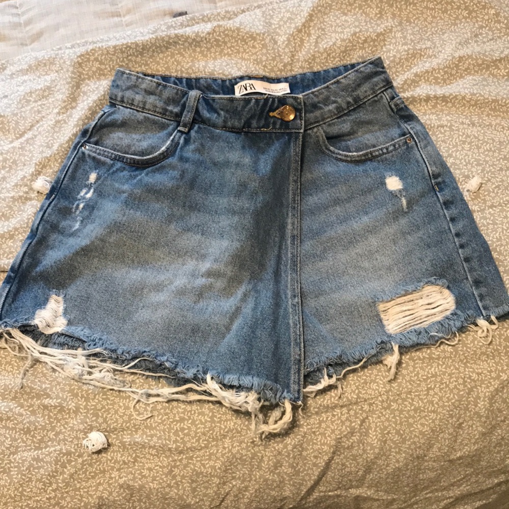 Zara jean skort. Jean shorts and skirt